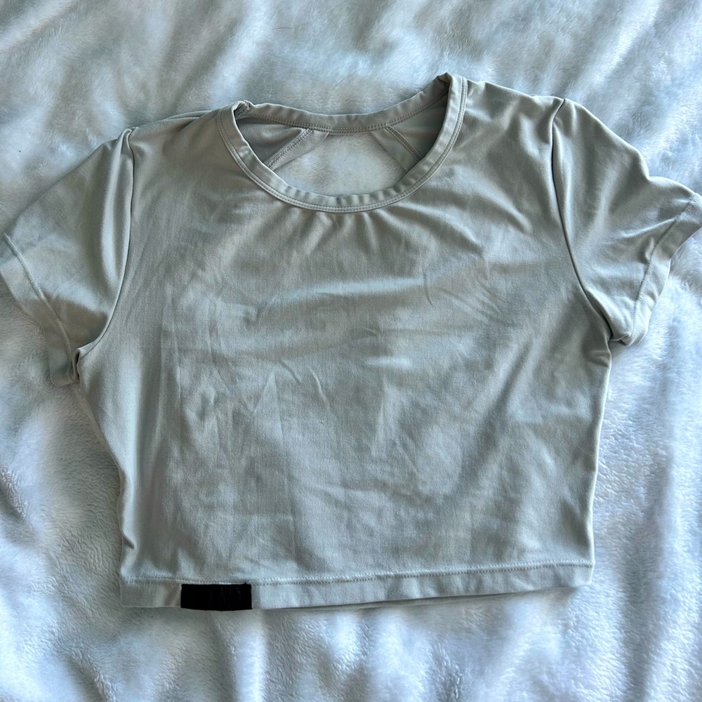 Alphalete workout top open back